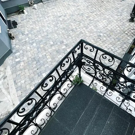 Mansion 10