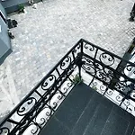 Mansion 10