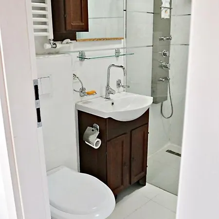 Mansion 10 Apartament *