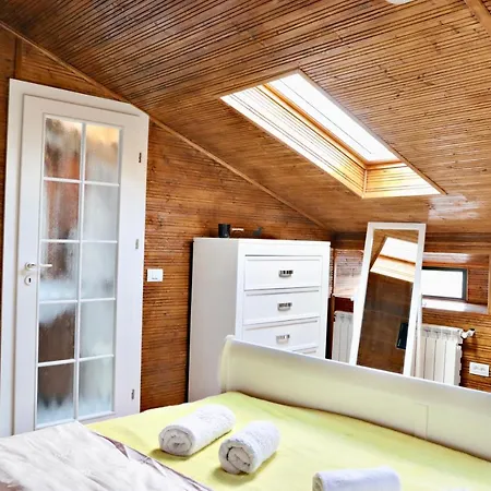 Mansion 10 Бухарест